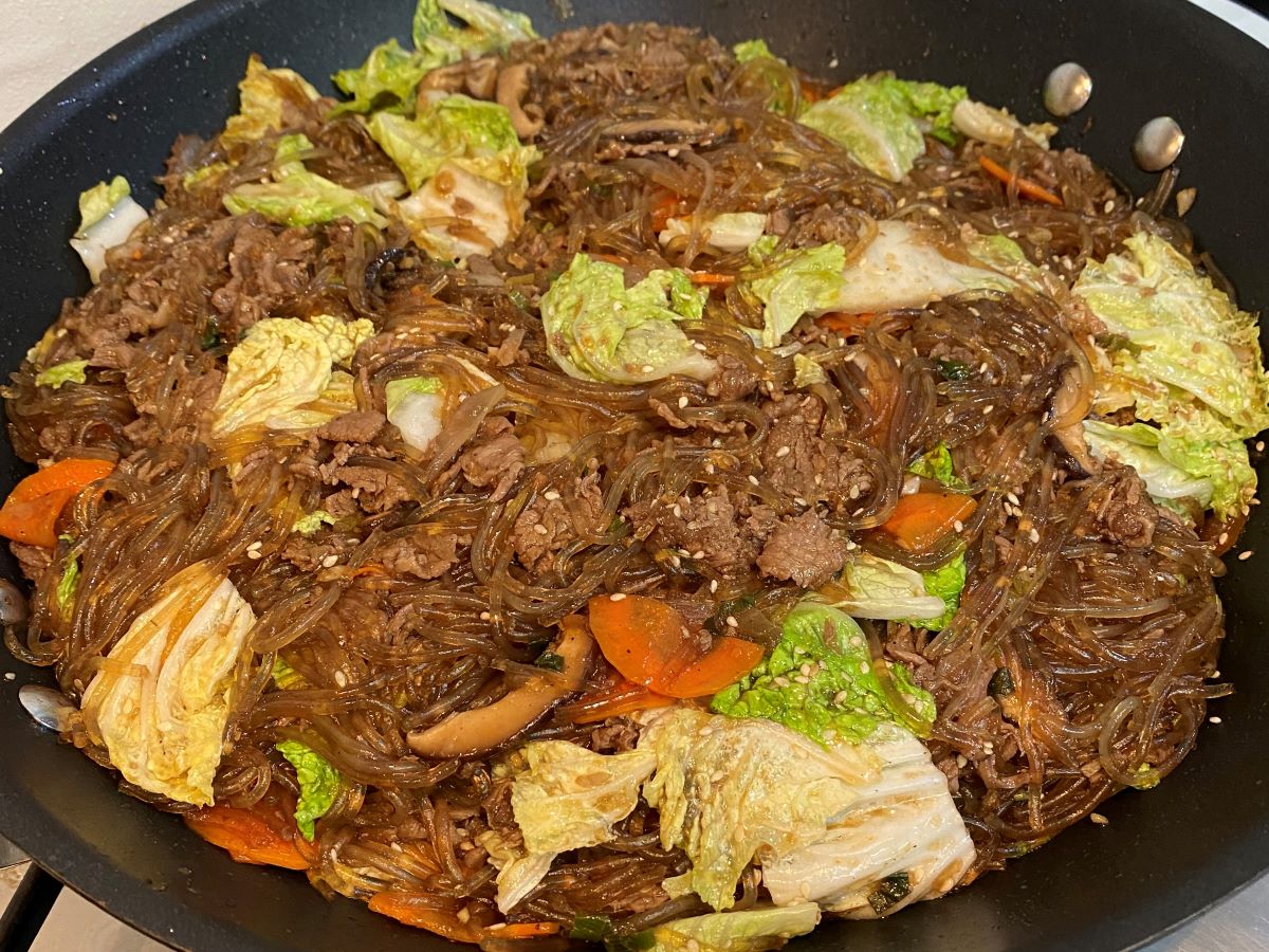 Japchae (Korean Stir Fried Glass Noodles) – Tita Meg Cooks
